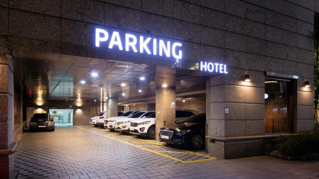 The Palm Spring A Boutique Hotel Naraina Ню Делхи Екстериор снимка
